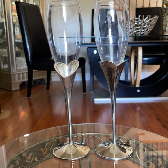 Lenox Wedding Promises Silver Heart Stem Crystal Champagne Flutes – Set of 2 - Picture 8 of 16